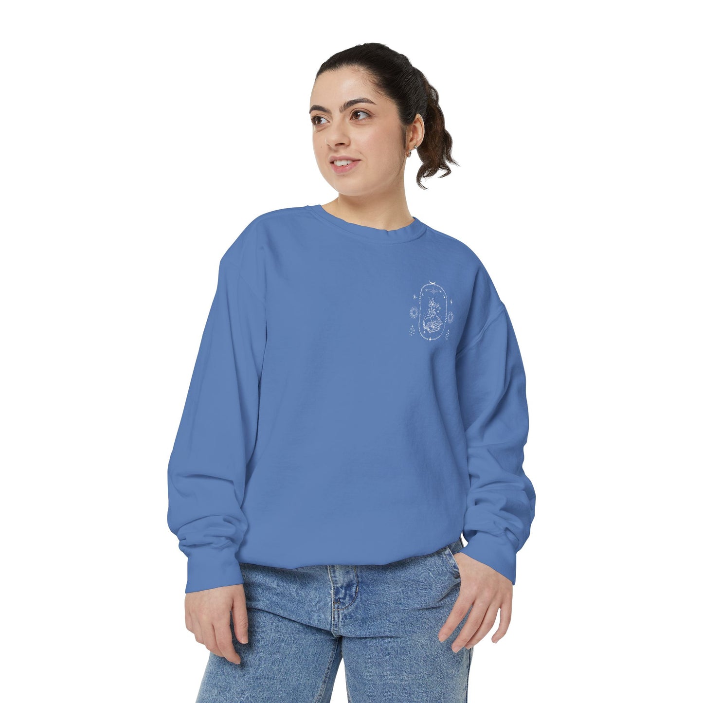 Book Lover Sweatshirt - 'A Book a Day Keeps the Chisme Away'