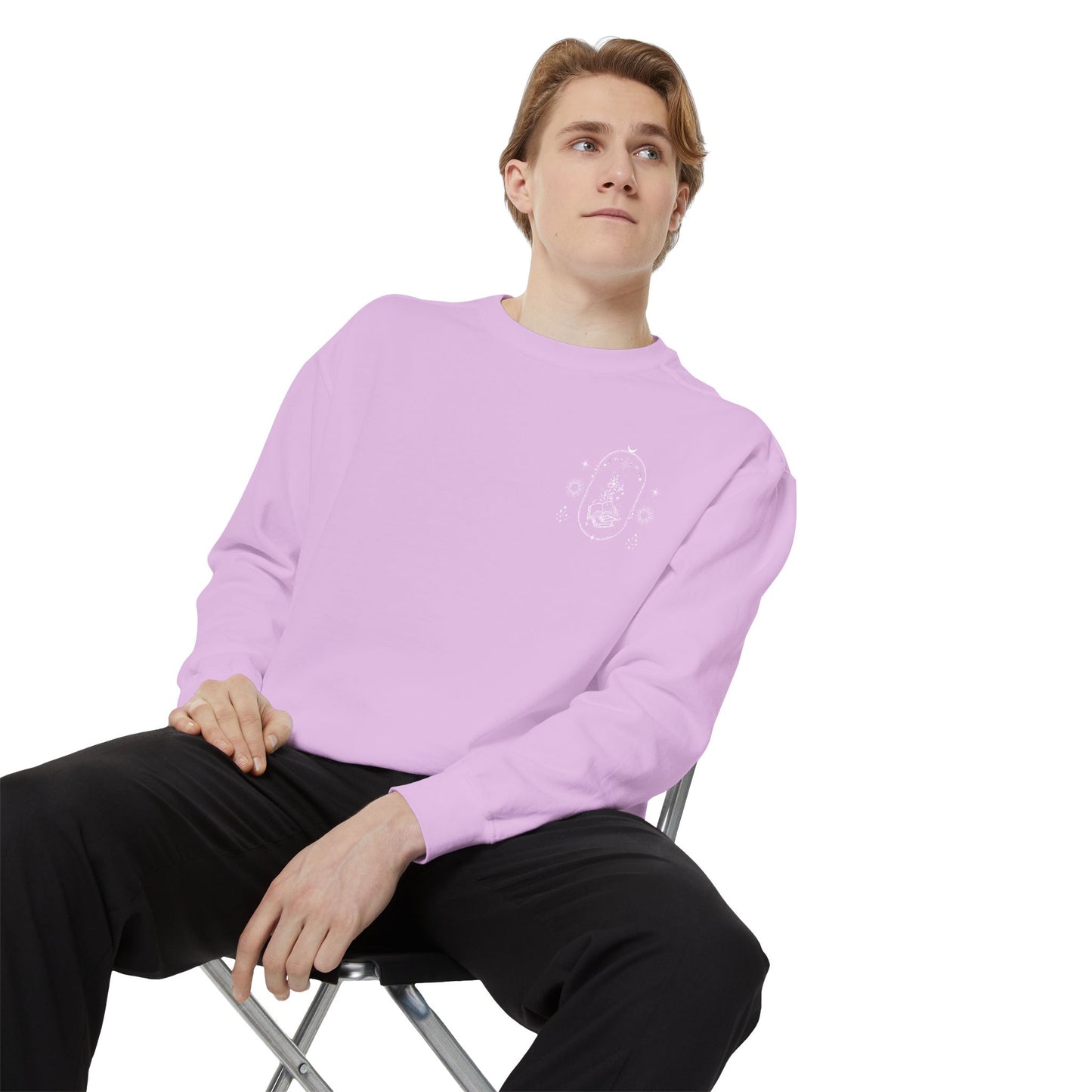 Book Lover Sweatshirt - 'A Book a Day Keeps the Chisme Away'