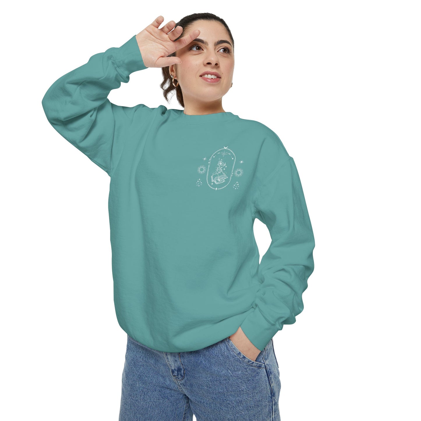 Book Lover Sweatshirt - 'A Book a Day Keeps the Chisme Away'