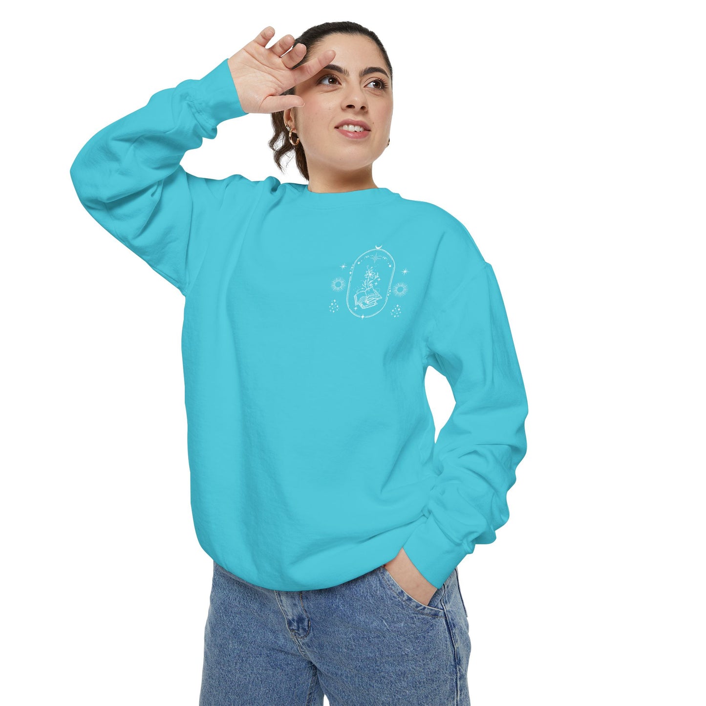 Book Lover Sweatshirt - 'A Book a Day Keeps the Chisme Away'