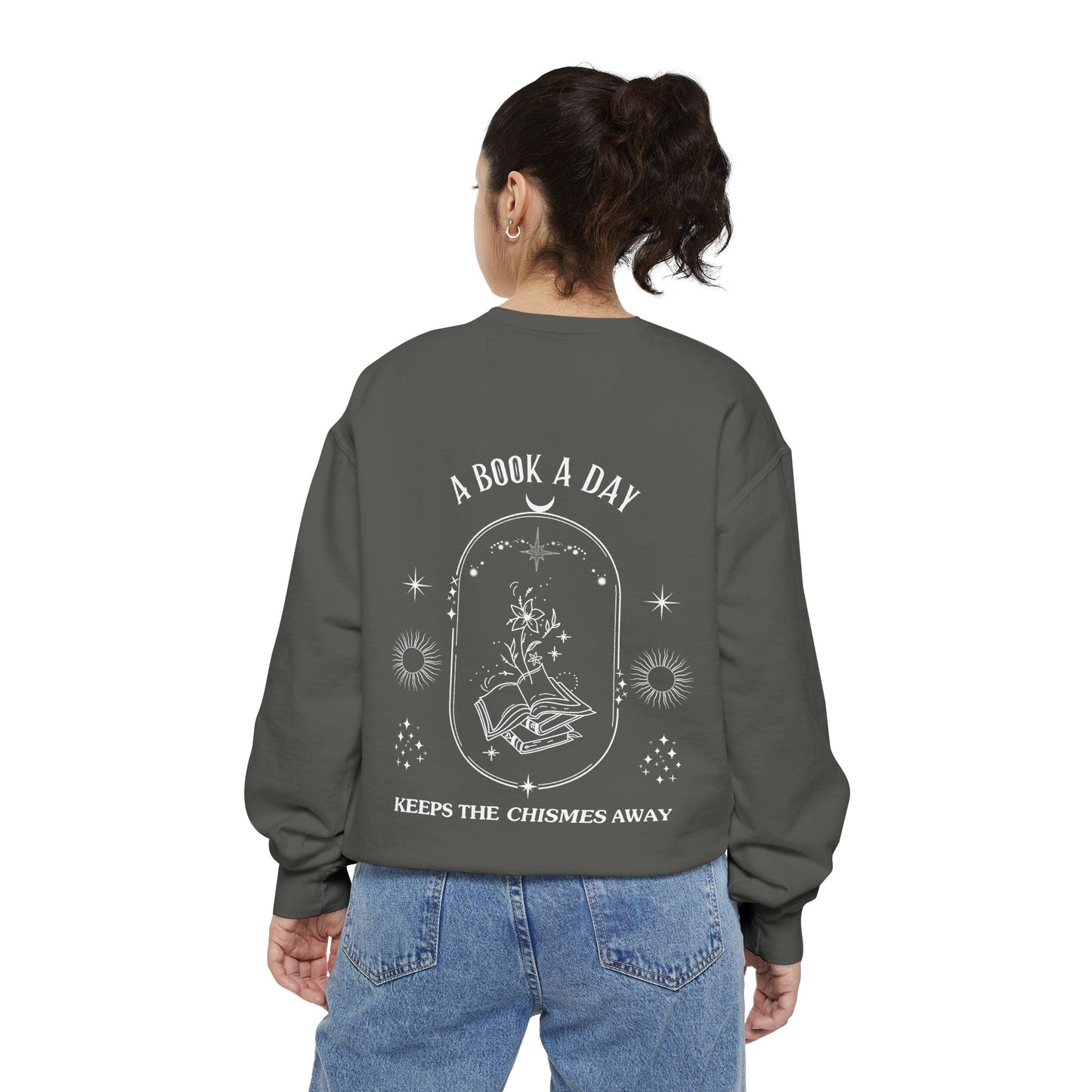 Book Lover Sweatshirt - 'A Book a Day Keeps the Chisme Away'