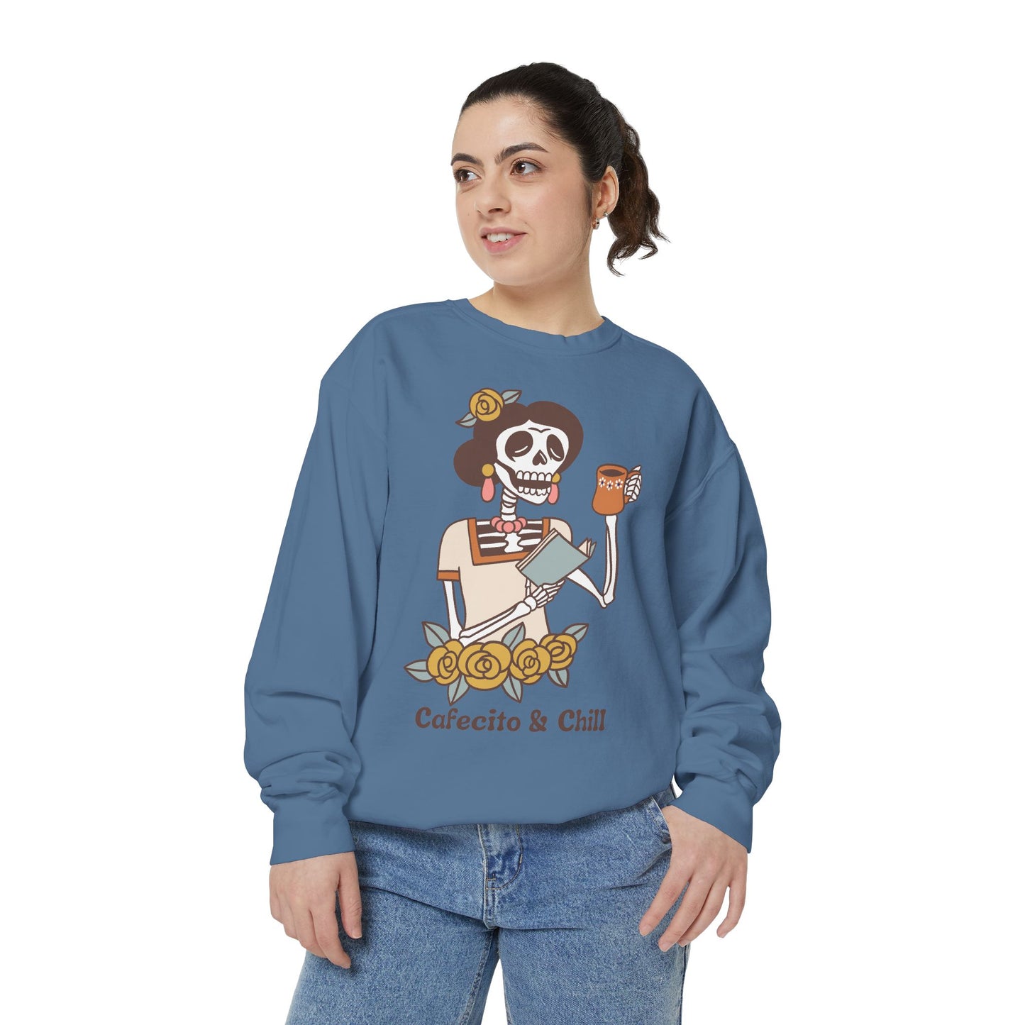 Sweatshirt - Cafecito & Chill with Catrina Drinking Coffee Design