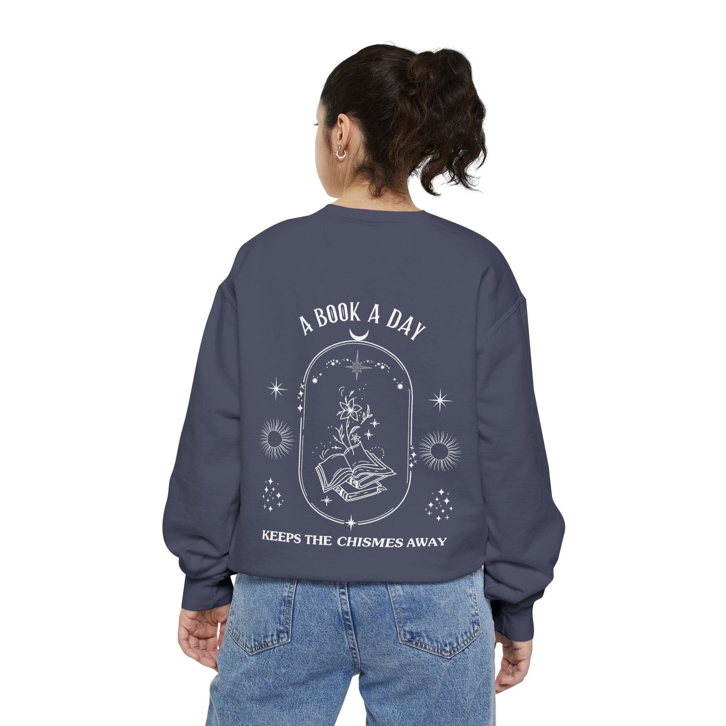Book Lover Sweatshirt - 'A Book a Day Keeps the Chisme Away'
