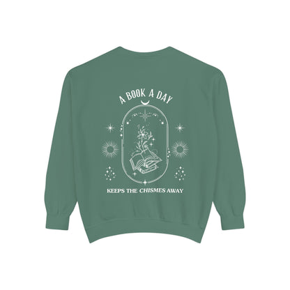 Book Lover Sweatshirt - 'A Book a Day Keeps the Chisme Away'