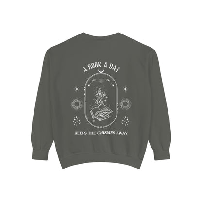 Book Lover Sweatshirt - 'A Book a Day Keeps the Chisme Away'