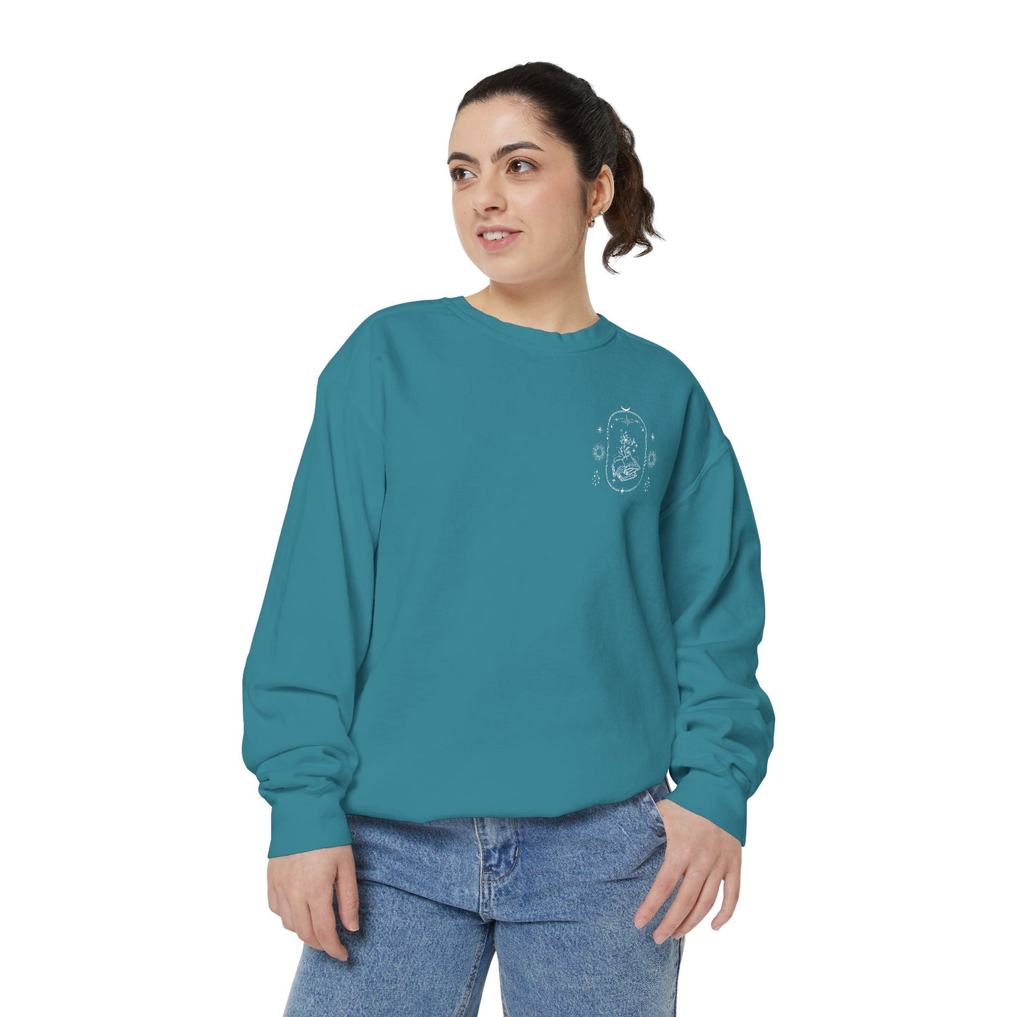 Book Lover Sweatshirt - 'A Book a Day Keeps the Chisme Away'