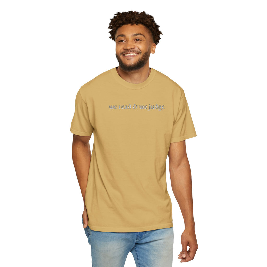 We read and we judge T-Shirt