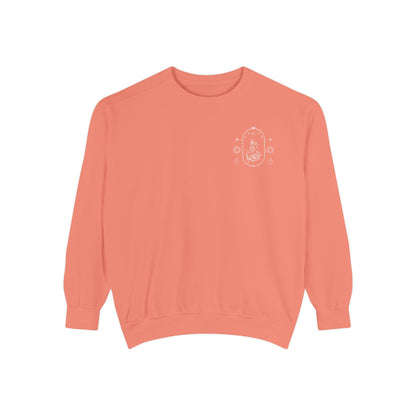 Book Lover Sweatshirt - 'A Book a Day Keeps the Chisme Away'