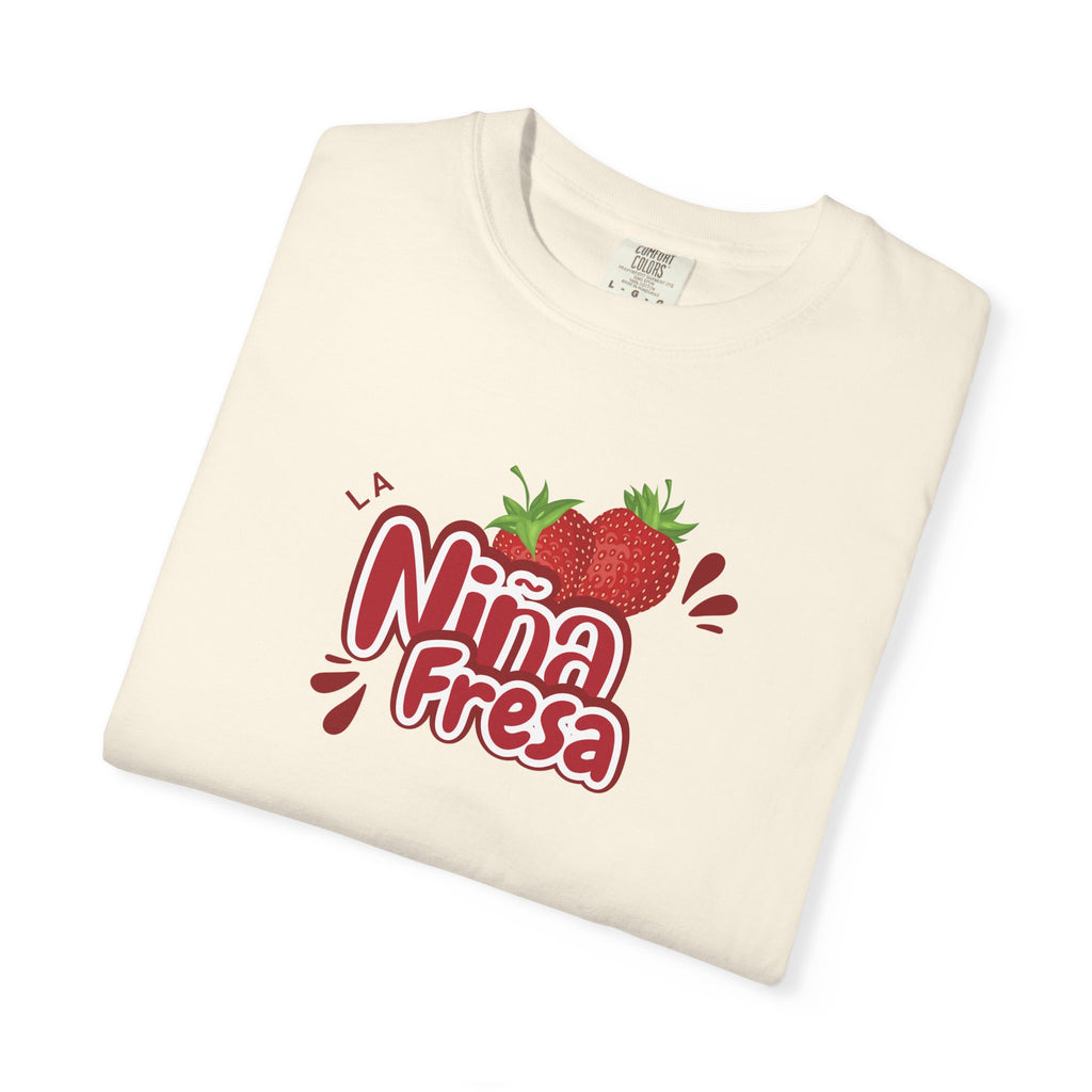 La Niña Fresa T-shirt — Playful Spanish Phrase Graphic Tee