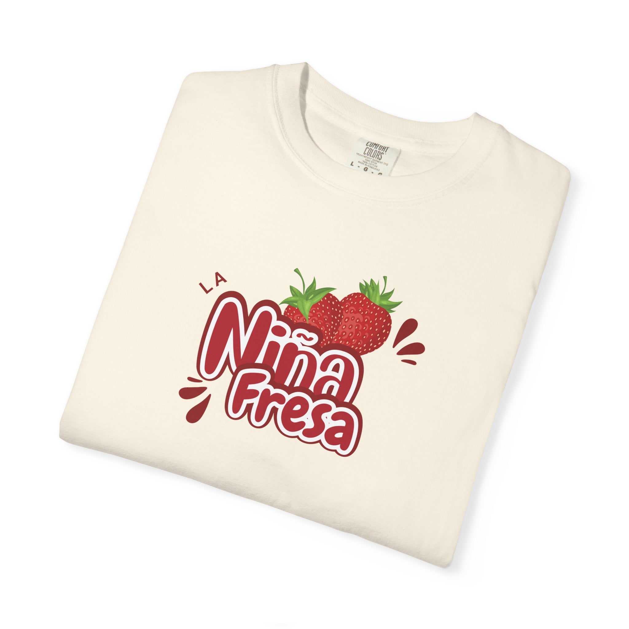 La Niña Fresa T-shirt — Playful Spanish Phrase Graphic Tee