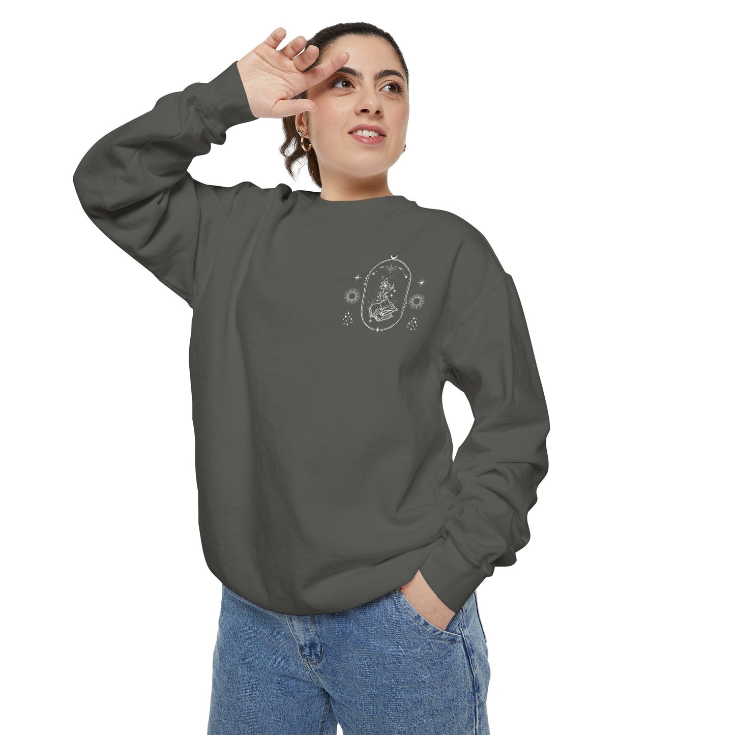 Book Lover Sweatshirt - 'A Book a Day Keeps the Chisme Away'