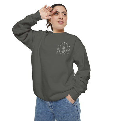 Book Lover Sweatshirt - 'A Book a Day Keeps the Chisme Away'