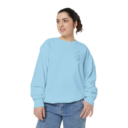 Book Lover Sweatshirt - 'A Book a Day Keeps the Chisme Away'