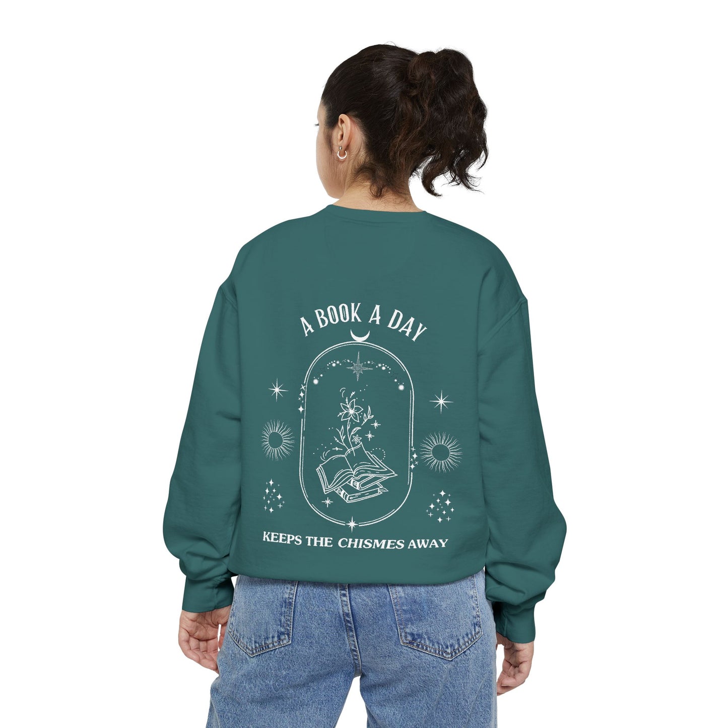 Book Lover Sweatshirt - 'A Book a Day Keeps the Chisme Away'