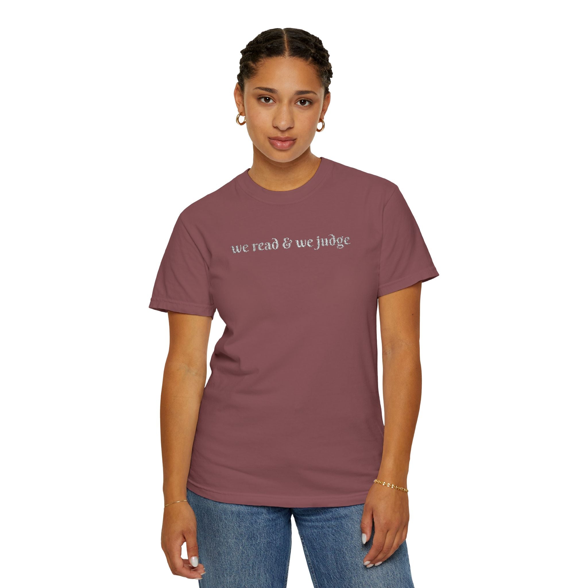 We read and we judge T-Shirt