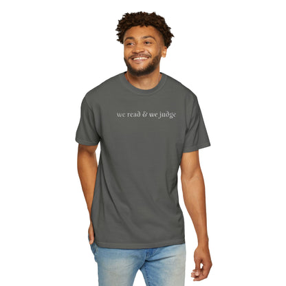 We read and we judge T-Shirt