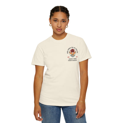 Unisex T-shirt - Ser Linda No Es Delito with Rose and Hands Design