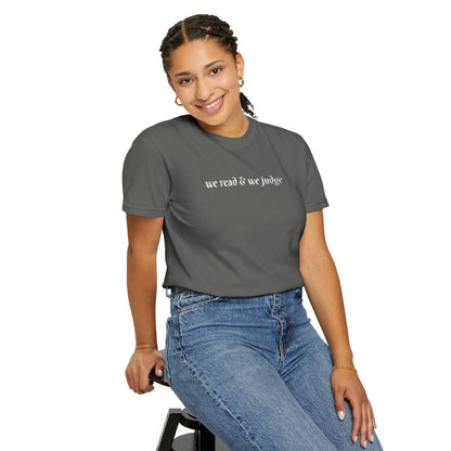 We read and we judge T-Shirt