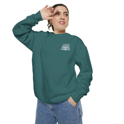 Solo Te La Pasas Leyendo Crewneck Sweatshirt