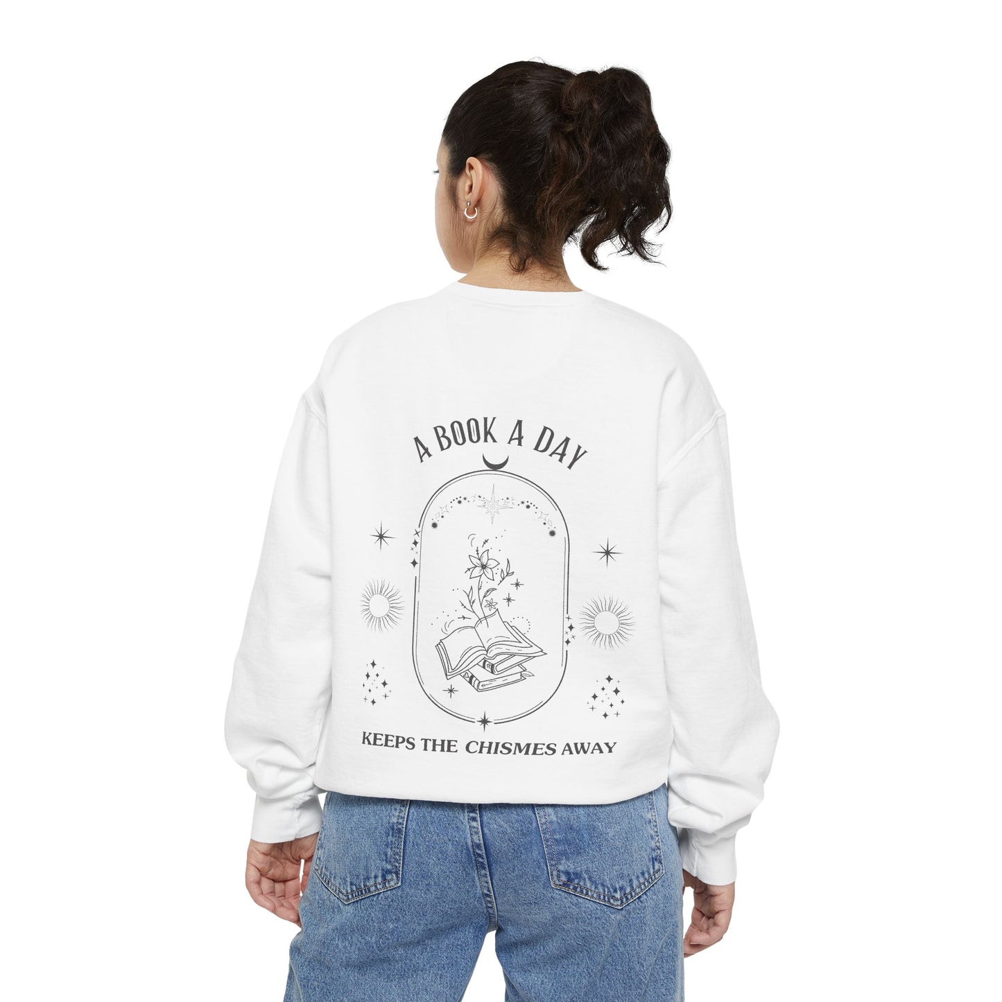 Book Lover Sweatshirt - 'A Book a Day Keeps the Chisme Away'