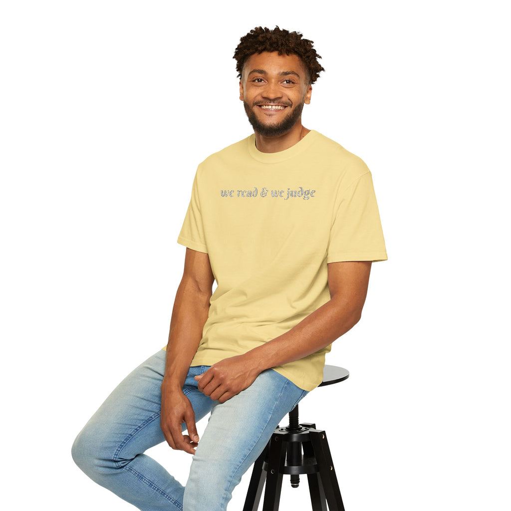 We read and we judge T-Shirt