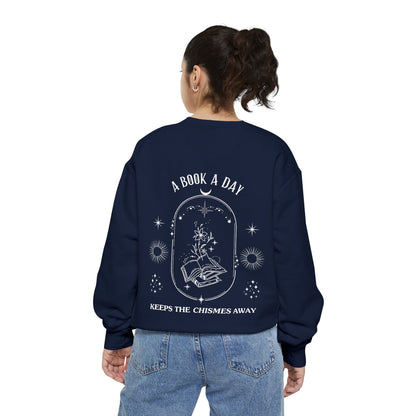 Book Lover Sweatshirt - 'A Book a Day Keeps the Chisme Away'