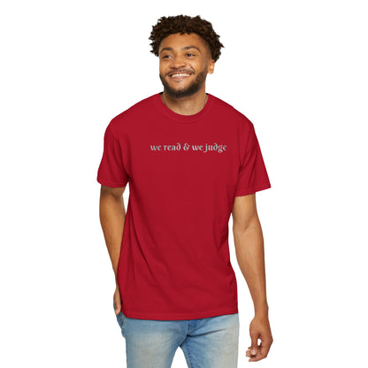 We read and we judge T-Shirt