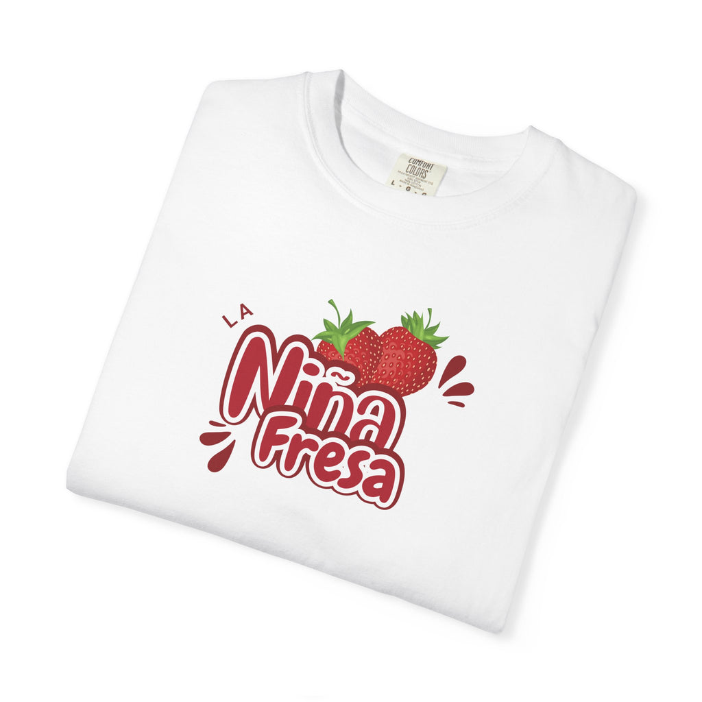 La Niña Fresa T-shirt — Playful Spanish Phrase Graphic Tee