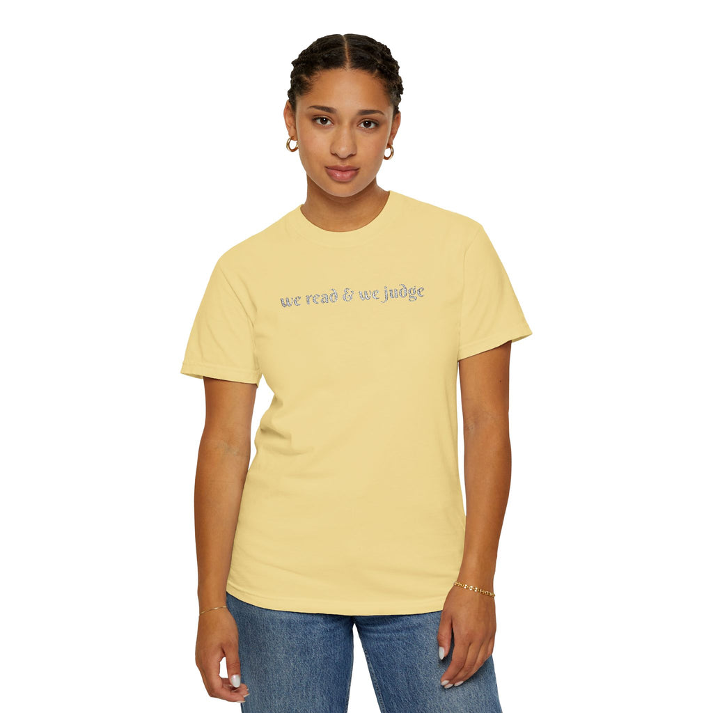We read and we judge T-Shirt
