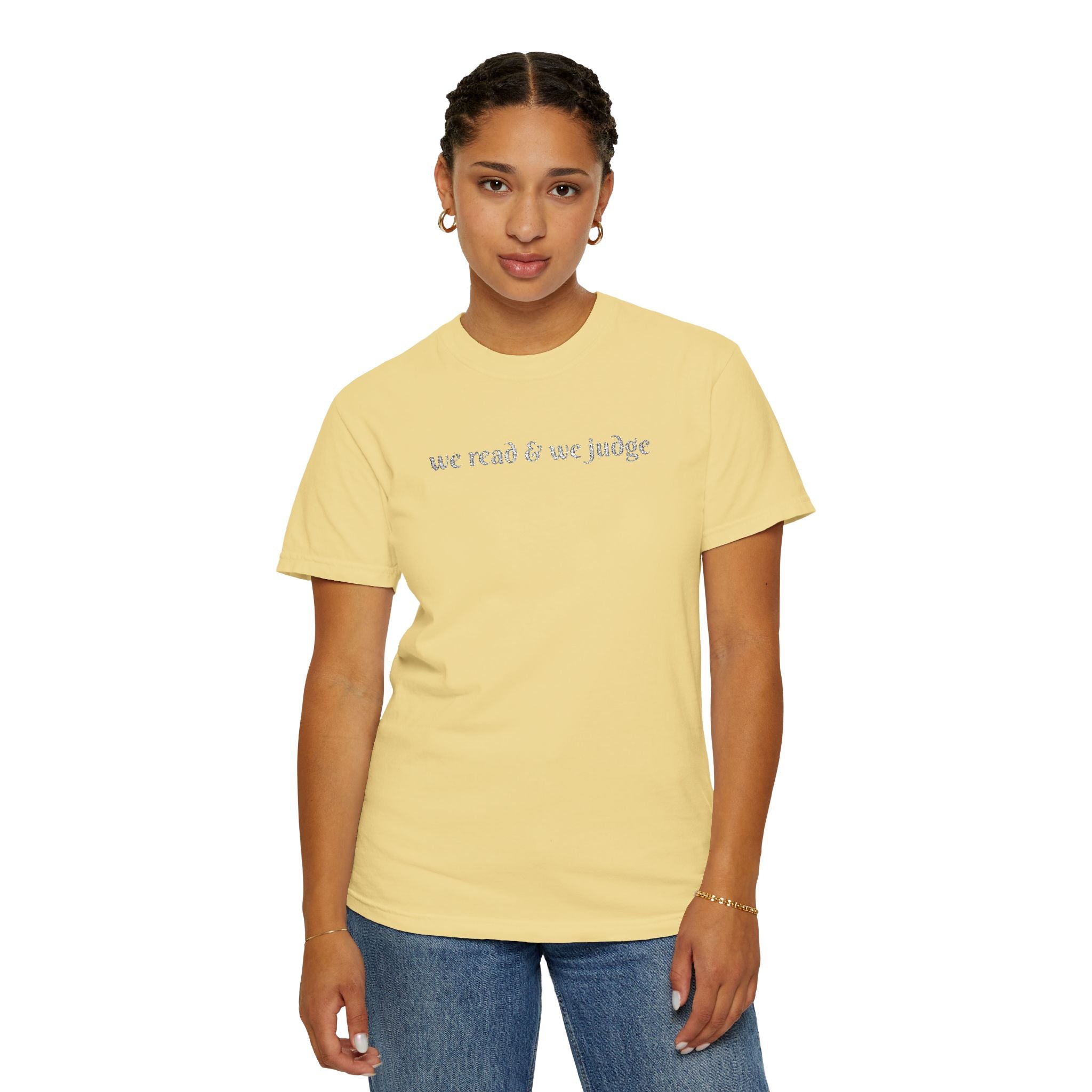 We read and we judge T-Shirt