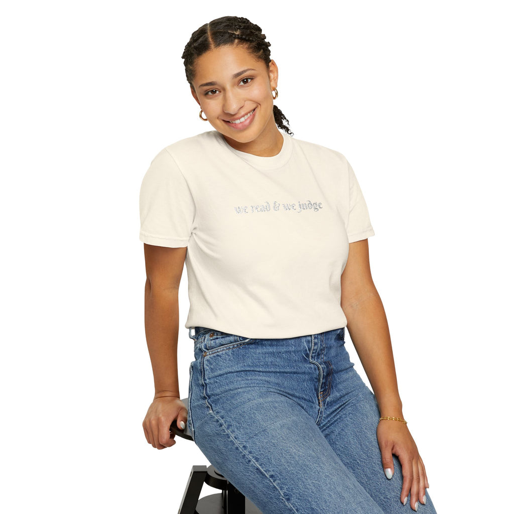 We read and we judge T-Shirt