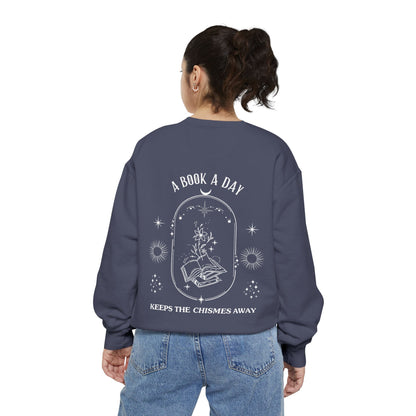 Book Lover Sweatshirt - 'A Book a Day Keeps the Chisme Away'