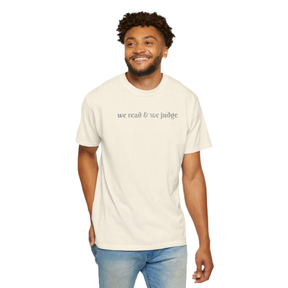 We read and we judge T-Shirt