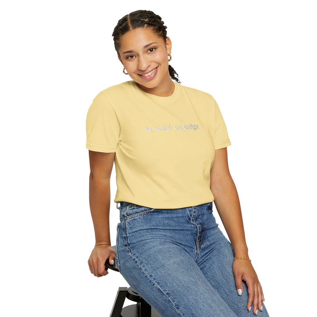 We read and we judge T-Shirt