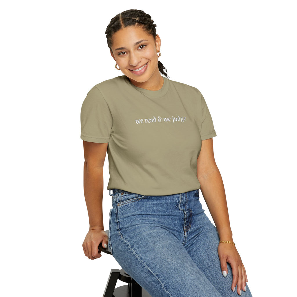 We read and we judge T-Shirt