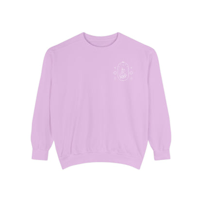 Book Lover Sweatshirt - 'A Book a Day Keeps the Chisme Away'