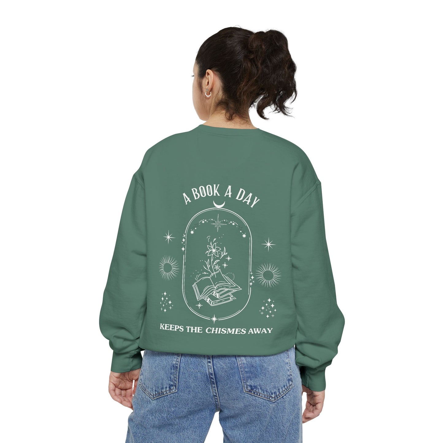 Book Lover Sweatshirt - 'A Book a Day Keeps the Chisme Away'