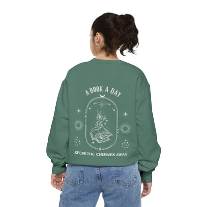 Book Lover Sweatshirt - 'A Book a Day Keeps the Chisme Away'