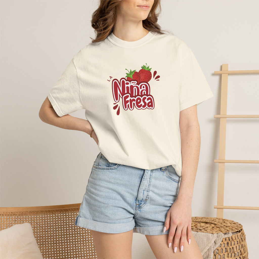La Niña Fresa T-shirt — Playful Spanish Phrase Graphic Tee