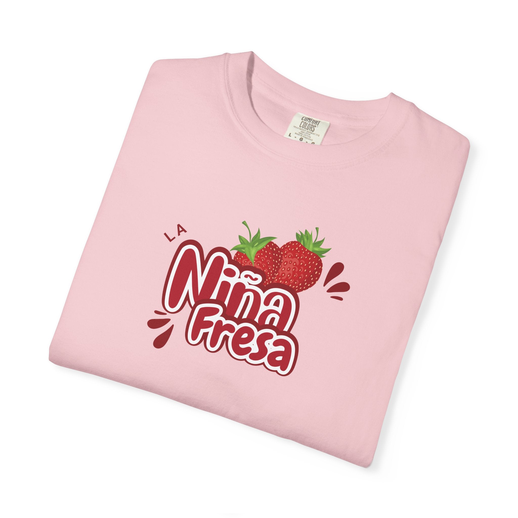 La Niña Fresa T-shirt — Playful Spanish Phrase Graphic Tee