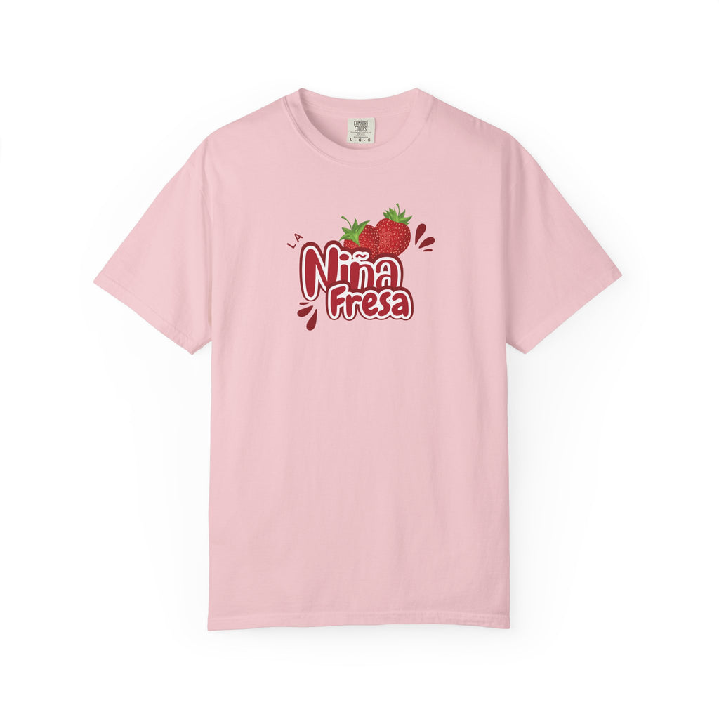 La Niña Fresa T-shirt — Playful Spanish Phrase Graphic Tee