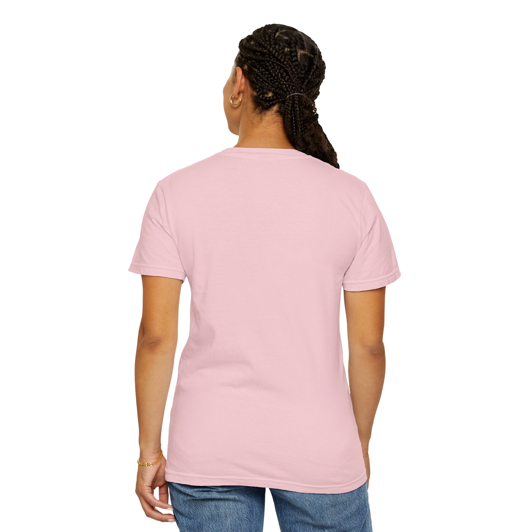 La Niña Fresa T-shirt — Playful Spanish Phrase Graphic Tee
