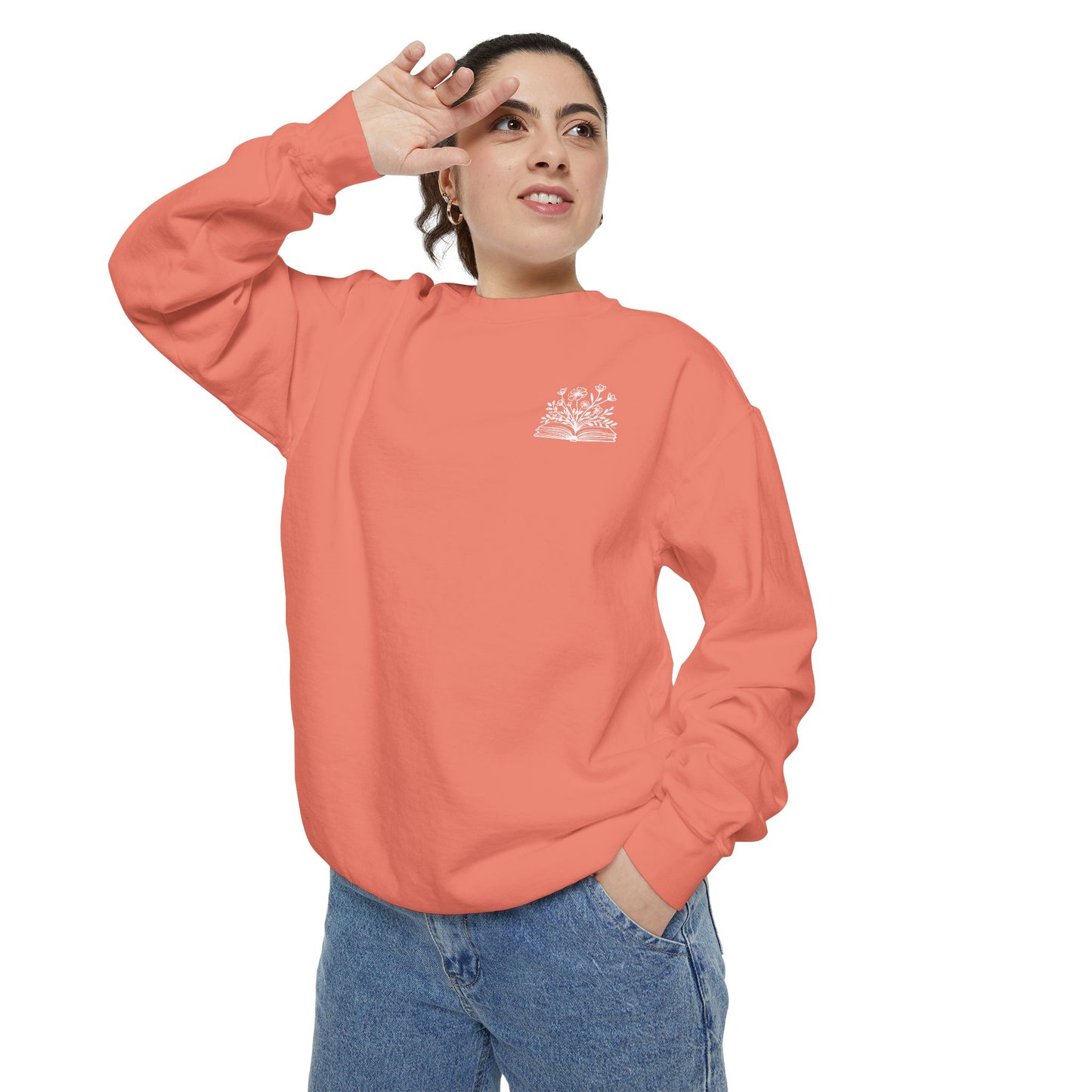 Solo Te La Pasas Leyendo Crewneck Sweatshirt