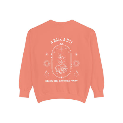 Book Lover Sweatshirt - 'A Book a Day Keeps the Chisme Away'