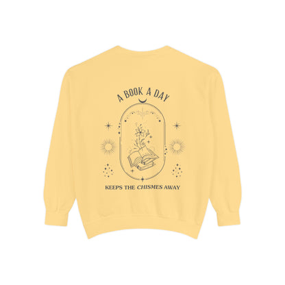 Book Lover Sweatshirt - 'A Book a Day Keeps the Chisme Away'