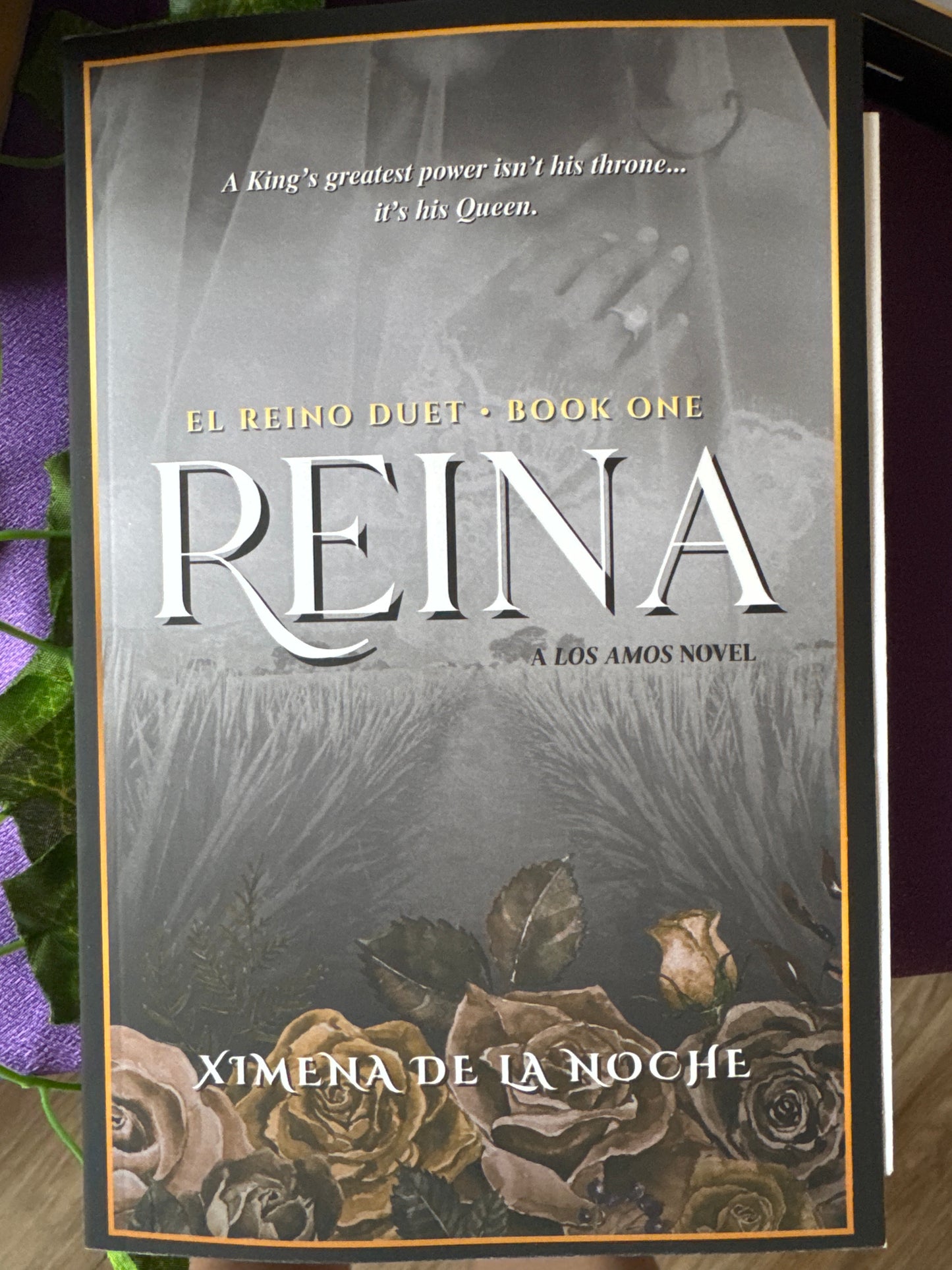 Reina by Ximena de la Noche