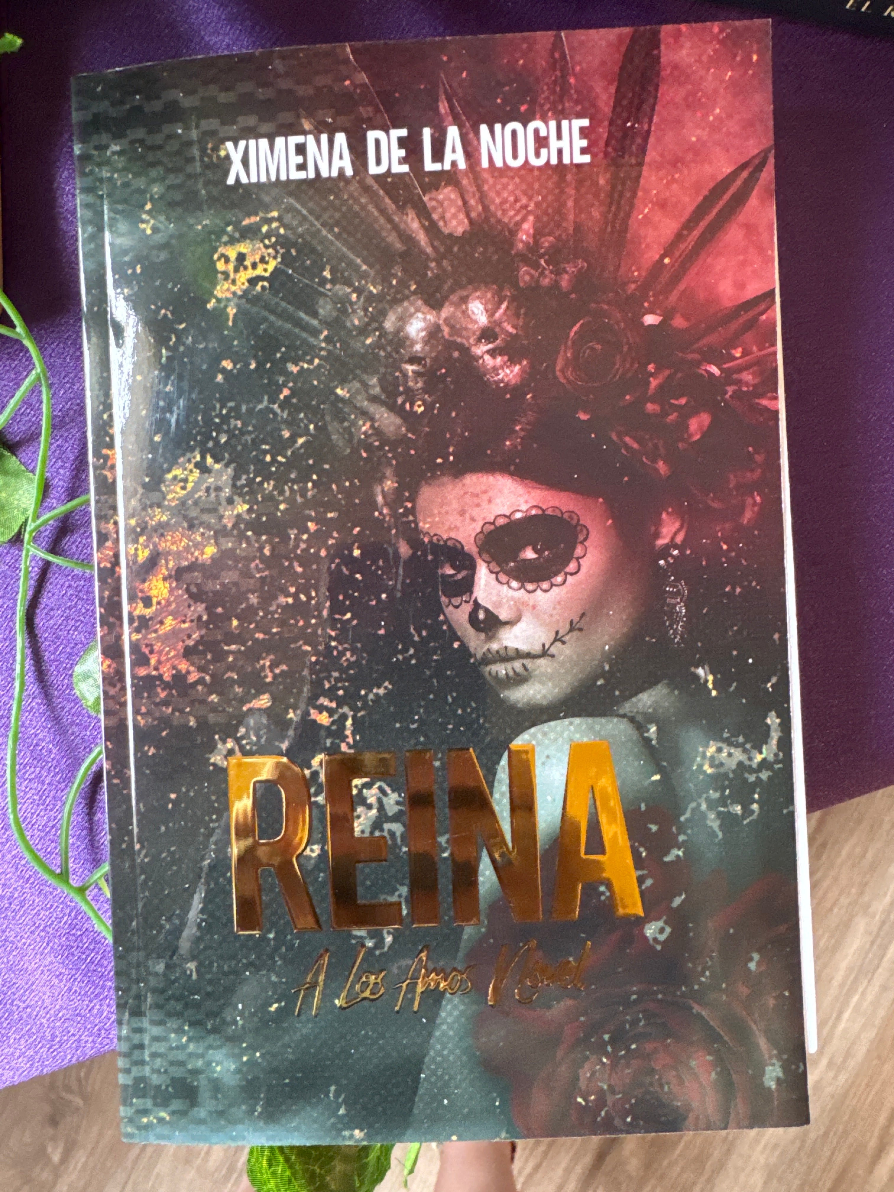 Reina (deluxe) by Ximena de la Noche